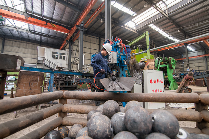 儋州网架配件-螺栓球加工车间